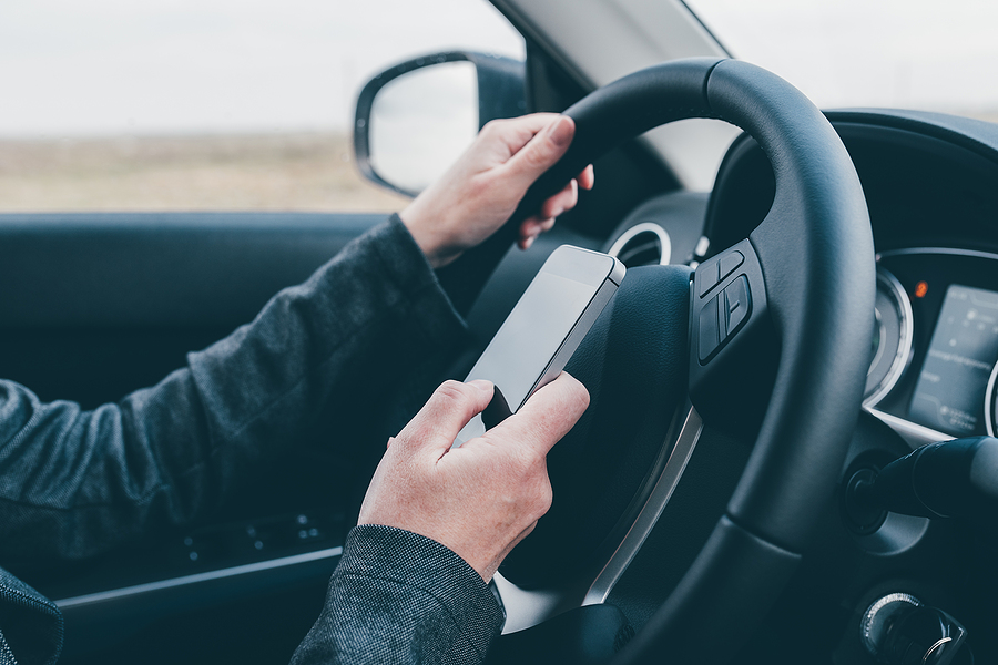 St. Paul Distracted Driving Injury Lawyers - Sand Law LLC