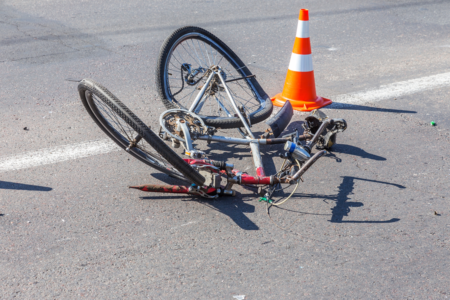 bike accident on road - MINNESOTA BICYCLE ACCIDENT LAWSUITS & HOW THEY WORK - sand law llc