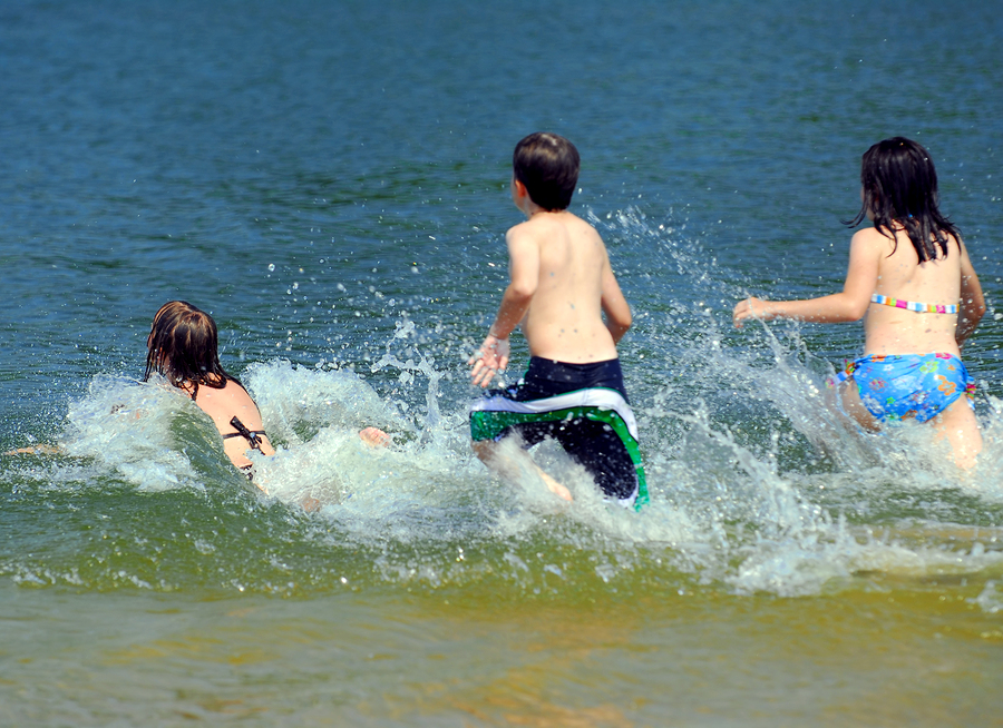 Children Swimming Near Boats and Potential for Drowning - Minnesota Boating and Swimming Accident Lawyers - Sand Law LLC