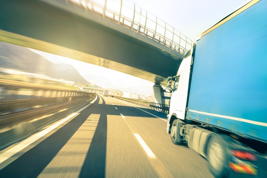5 Tips for Safely Sharing the Road With Semi Trucks - Sand Law LLC Minnesota Personal Injury Attorney